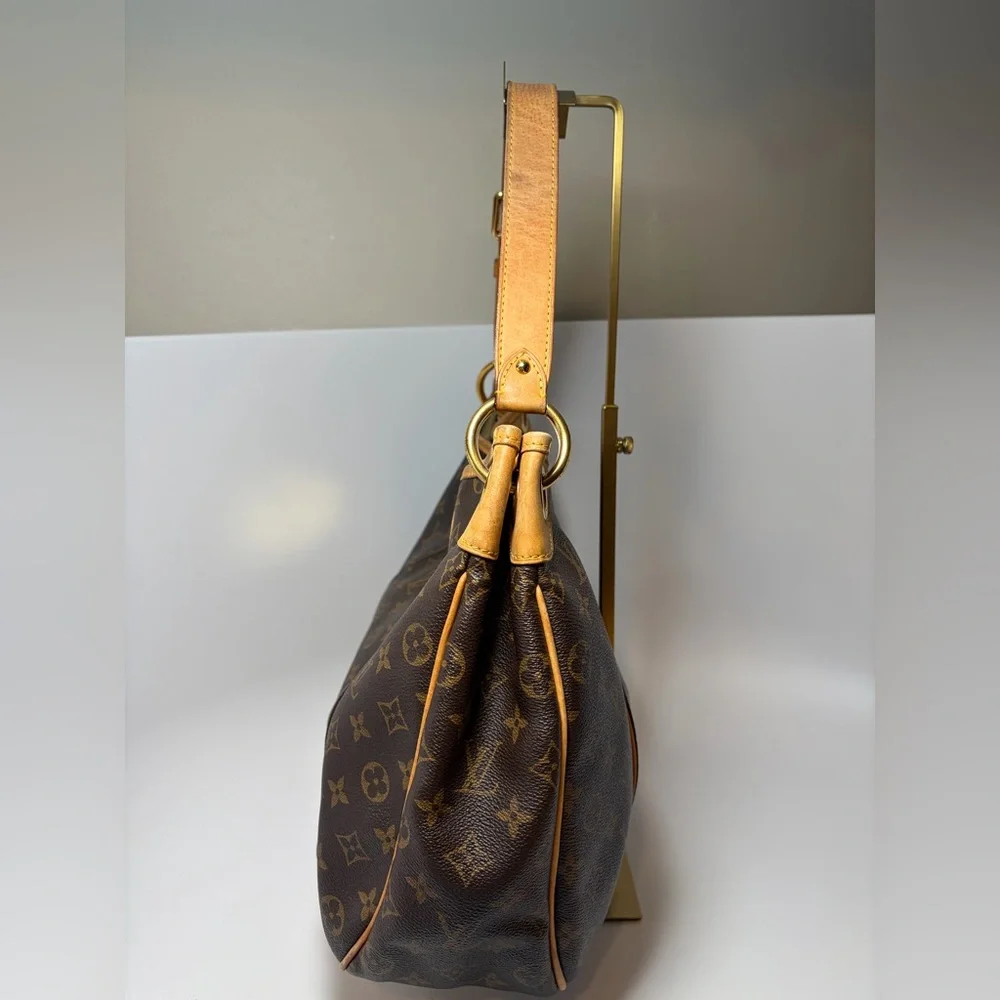 Louis Vuitton Galleria PM Monogram Shoulder Bag with COA - Picture 11 of 16
